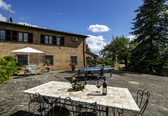 La terrazza panoramica con tavolo da ping pong - Podere Gellino