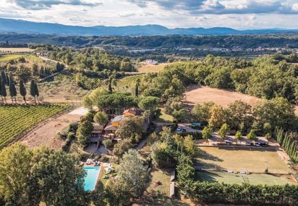 This property is ideal for a holiday inspired by slow peaceful rhythms dedicated to nature and sport - Podere Giardino