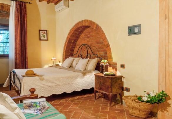 Double bedroom n.2 on ground floor of the main building – Podere Giardino