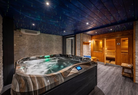 Wellness room with whirlpool tub - Podere Giardino