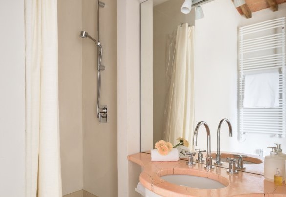 The bathroom n.3 with a shower on the first floor - Podere Gragnano