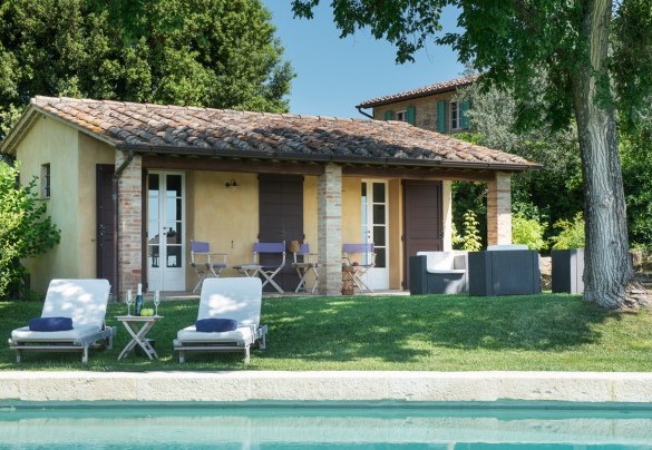 The masonry structure next to the pool - Podere Gragnano