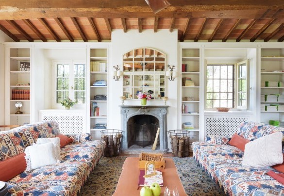 The stylishly furnished TV lounge - Podere Gragnano