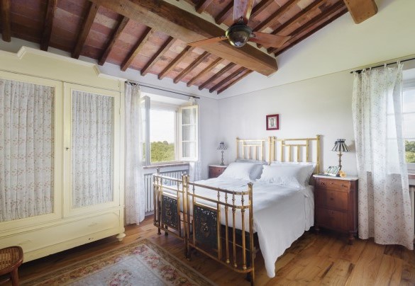 First-floor master bedroom n.1 with en-suite bathroom n.1 - Podere Gragnano