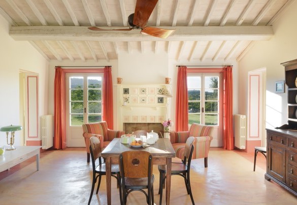 The spacious lounge of the annex - Podere Gragnano