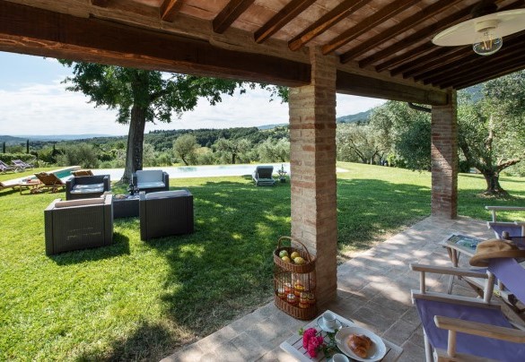 The porch of the pool area - Podere Gragnano