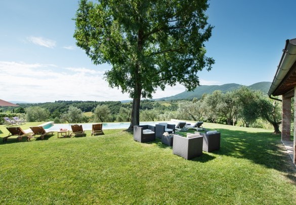 The wonderful panorama from the pool - Podere Gragnano