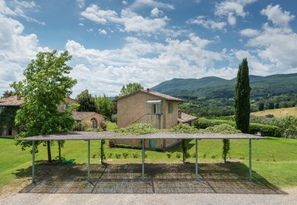 The 4 parking spaces in the parking area - Podere Gragnano