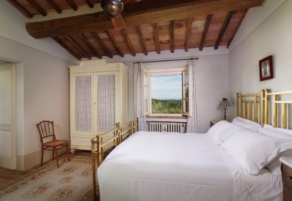 First-floor master bedroom n.1 with en-suite bathroom n.1 - Podere Gragnano