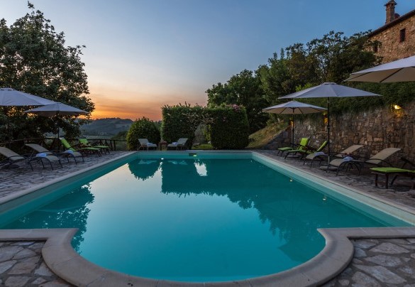 Il bellissimo tramonto visto dalla piscina - Podere Le Corone 