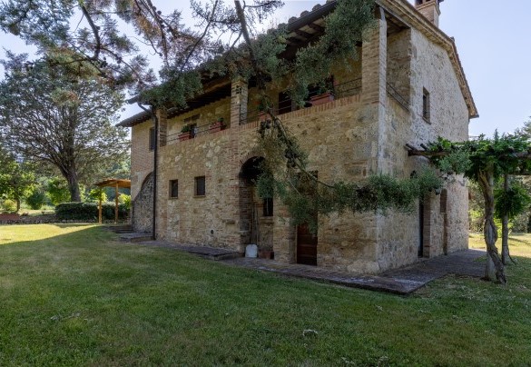 Il casale con i muri in pietra vista  - Podere Madonna di Mezzo