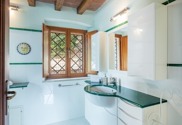 Bagno en-suite alla camera padronale– Podere Montioni