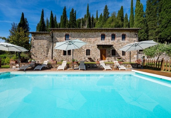 L'accattivante piscina con zona prendisole - Podere Montioni