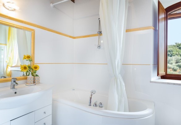 Bagno en-suite al primo piano– Podere Montioni