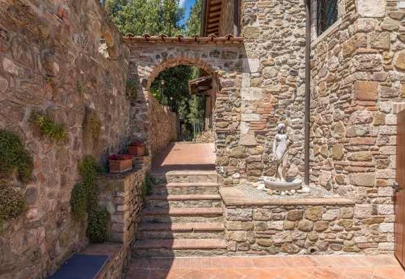 Viottoli in pietra e scalinate – Podere Montioni
