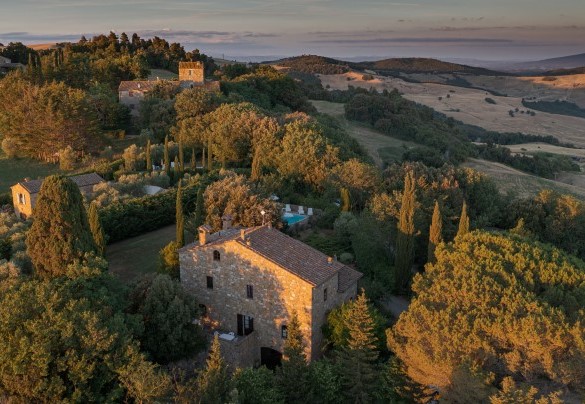 L’area verde che circonda la casa al tramonto – Podere Orcio