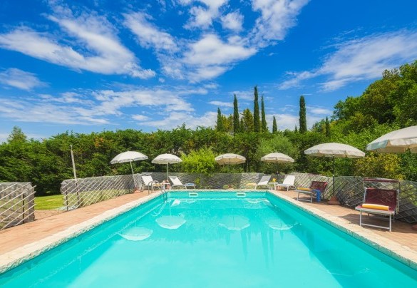 La piscina è aperta dall’ultimo sabato di aprile fino al primo sabato di ottobre – Podere Orcio
