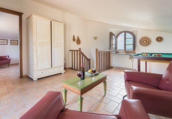 Salottino al secondo piano con terrazza panoramica – Podere Orcio