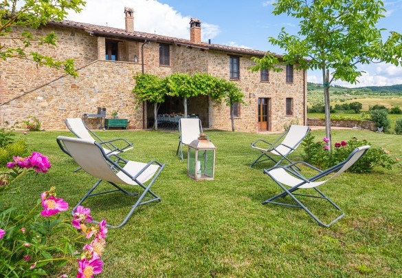 La zona relax al centro del giardino - Podere Pomasciano