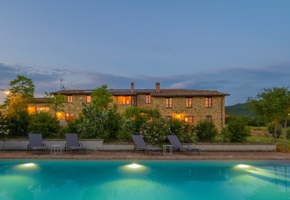 La piscina dotata di illuminazione interna - Podere Pomasciano