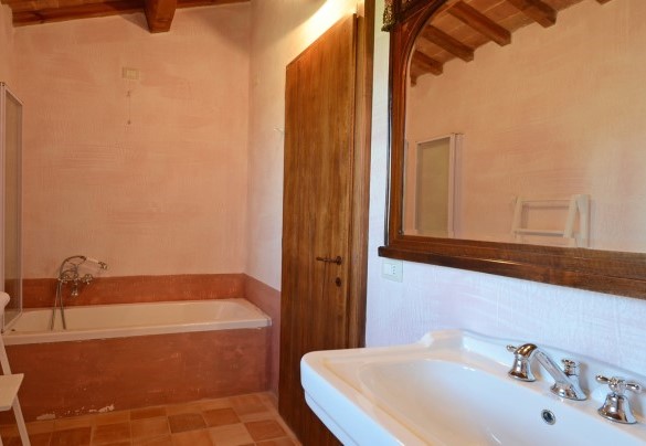 Bagno en suite n.1 con vasca - Podere Pomasciano