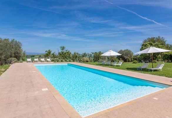 La vasca misura 12x 6 m - Podere Pratovecchio