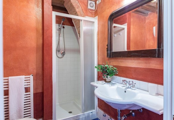 Il bagno en-suite con doccia - Podere Pratovecchio