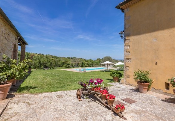 Il caratteristico cortile interno - Podere Pratovecchio