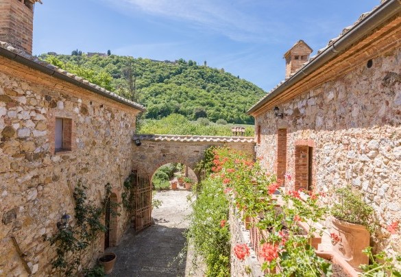 Il caratteristico cortile interno - Podere Pratovecchio