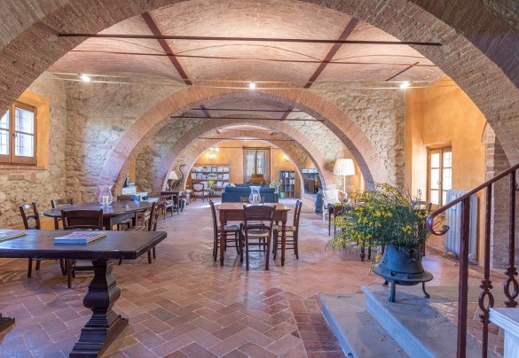 La zona living al piano terra compone il vasto open space - Podere Pratovecchio
