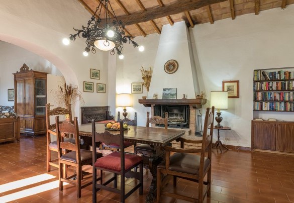 Appartamento 3 composto da una grande salone con caminetto – Podere San Ansano