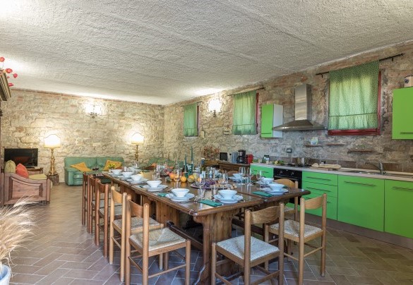 La cucina in open plan dell’appartamento 1 al piano terra – Podere San Ansano 
