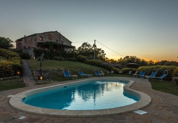 La piscina al tramonto – Podere San Ansano