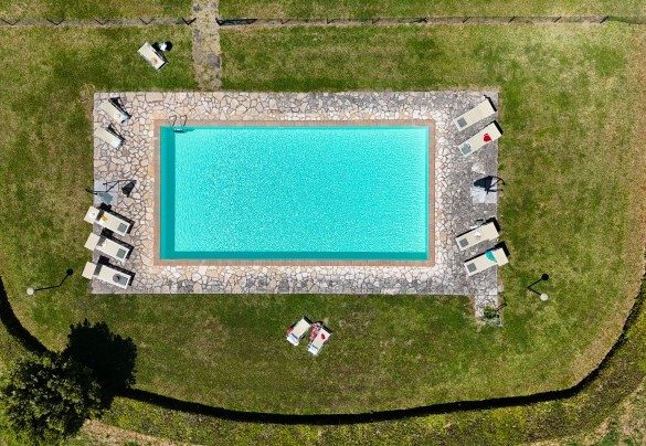 The pool has a rectangular shape, measures 12x6 m with a constant depth of 1.20 m - Podere San Lorenzo