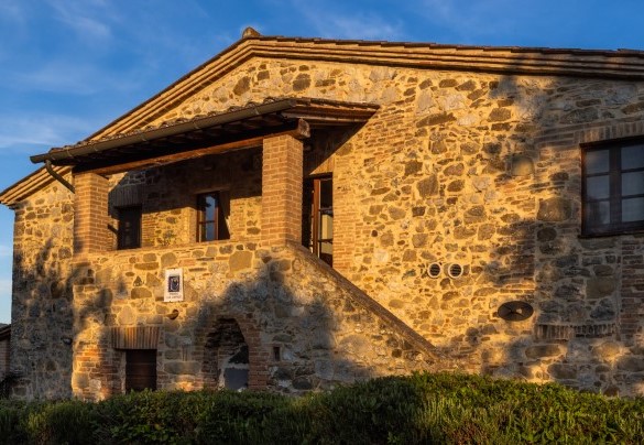 The villa is spread over two levels connected by internal staircases and external staicase - Podere San Lorenzo