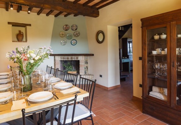 The dining room connected to the living room and kitchen n.2, with exit to the garden - Podere San Lorenzo