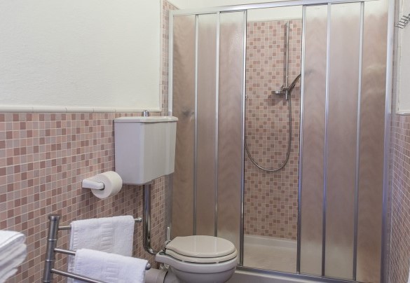 Bagno en-suite con doccia al primo piano - Podere Sant’Eugenio