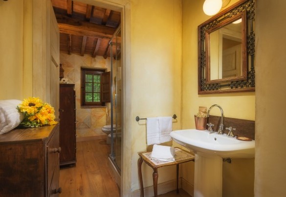Private bathroom n.2 with shower on the first floor – Podere Santa Croce