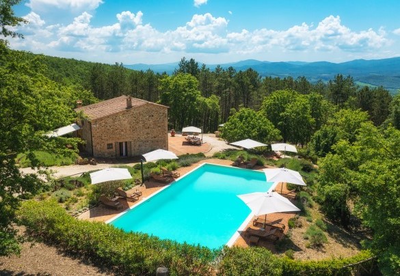 In a wooded area around Radicondoli – Podere Santa Croce