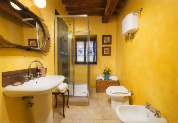 Private bathroom n.1 with shower on the ground floor – Podere Santa Croce