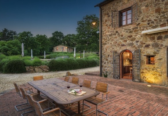 The relax areas at night – Podere Santa Croce
