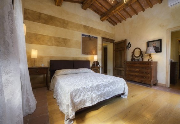 Double bedroom n.2 with private bathroom n.2 on the first floor with terrace – Podere Santa Croce