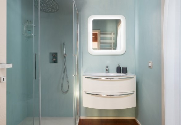 The bathroom with shower no. 5 on the first floor in the annex – Podere Terranuova