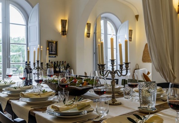 The welcoming dining table - Podere Vernine di Sotto