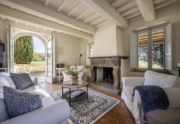Living room with kitchenette in the annex (apartment 2, ground floor) - Podere Vernine di Sotto