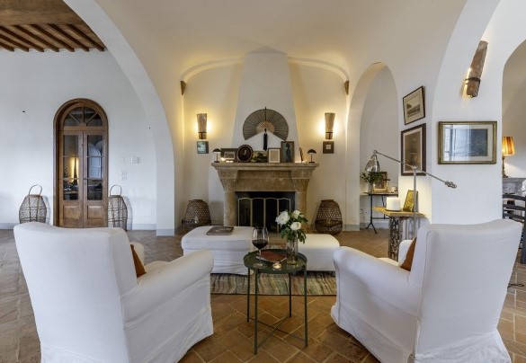 Open-plan living room on the ground floor - Podere Vernine di Sotto