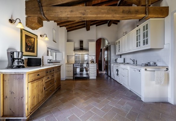 Kitchen in the apartment on the first floor - Podere Vernine di Sotto