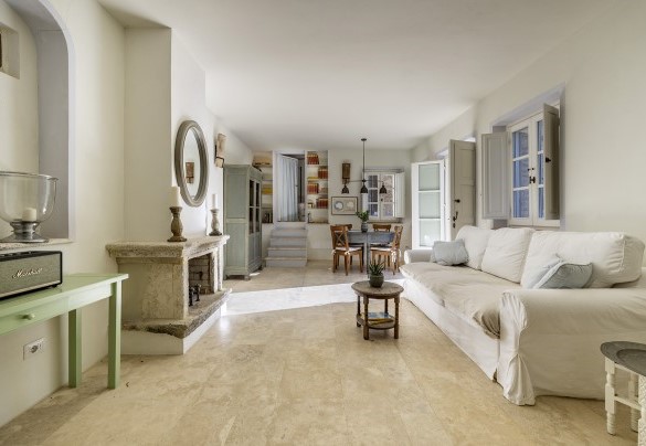 Living room with kitchenette in the annex (apartment 1, ground floor) - Podere Vernine di Sotto