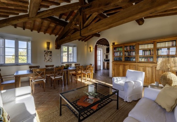 Open-plan living room on the first floor - Podere Vernine di Sotto
