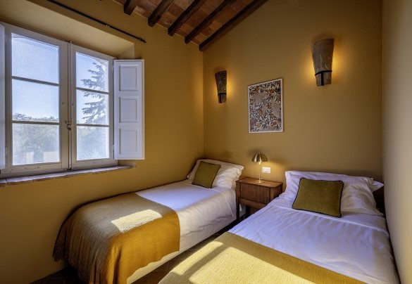 Twin bedroom no. 3 on the first floor - Podere Vernine di Sotto